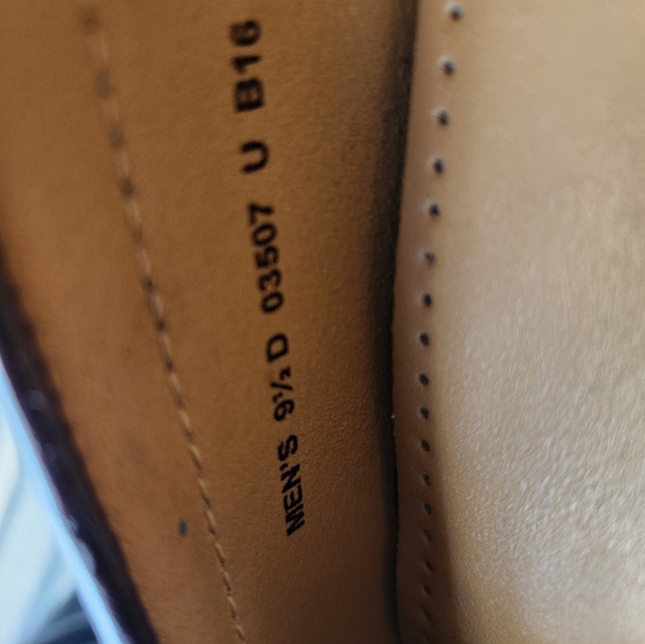 Cole Haan  Pinch Tassel Dress Loafers Rich Burgandy size 9.5 like new - Picture 3 of 5